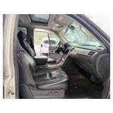 2008 CADILLAC ESCALADE ESV *All Wheel Drive | 6.2L Motor* (NO RESERVE) 2008 CADILLAC ESCALADE ESV *All Wheel Drive | 6.2L Motor* (NO RESERVE)