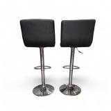 2 Hydraulic Stools