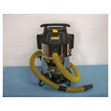 DeWalt DVX08SA 8 Gallon 5 HP Stainless Steel Wet/Dry Vac / Vacuum on Casters