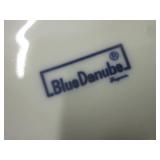 (EW3) Tote Full of a Dish Set as Sh...