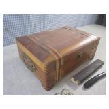 (CS) Vintage Wood Box with Vintage ...