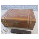 (CS) Vintage Wood Box with Vintage ...