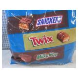 (B-1) 150pc Bag of Mini Candy Bars ...
