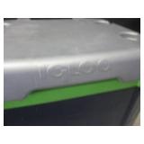 (EW3) Igloo 60 Qt Roller Cooler...