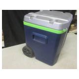 (EW3) Igloo 60 Qt Roller Cooler...