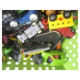 (EW4) Bin of Assorted Hot Wheels an...