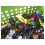 (EW4) Bin of Assorted Hot Wheels an...