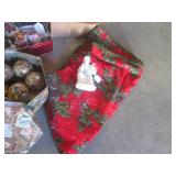 (EC1) Assorted Christmas Decor, Orn...