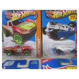 (EC1) Assorted Hot Wheels in Packag...