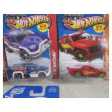 (EC1) Assorted Hot Wheels in Packag...