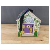 Melissa & Doug Doorbell House with 4 Dolls - Brand New *T