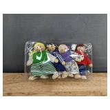 Melissa & Doug Doorbell House with 4 Dolls - Brand New *T