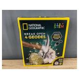 National Geographic Break Open 4 Geodes STEM Kit - Brand New *T