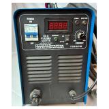 Chicago Electric Welding Systems Inverter Air Plasma Cutter Model 95136 with 6 Boxes of Cutting Tips