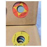 Vintage Tune Tote Record Carry Case with 45