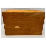 Vintage Wooden UPPER VALLEY WASHINGTON State Apples Fruit Crate With Lid 11" x 12 1/4" x 19 1/2"