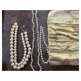Elegant Pearl Necklace Set with Embroidered Jewelry Pouch