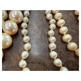 Elegant Pearl Necklace Set with Embroidered Jewelry Pouch