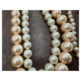 Elegant Pearl Necklace Set with Embroidered Jewelry Pouch