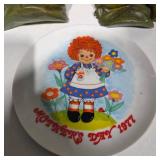 Vintage Mother’s Day 1977 Glass Plate & Decorative Figurine Set – Retro Collectibles – Lot 18