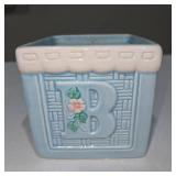 Vintage Tabletop Decor Lot Including Salt & Pepper Shakers, Small Dishes & Containers – Lot 29