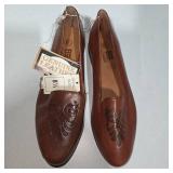 Women’s Genuine Leather Slip-On Shoes Size 8.5 Brown Embossed Design – Lot 35