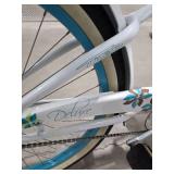 Women’s Beach Cruiser Bicycle White Blue Comfort Bike w Kickstand