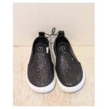 NEW CAT & JACK KIDS SHOES SIZE 7 BLACK