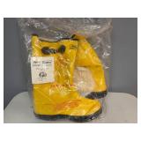 17" Yellow Slush Boots Size 12