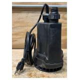 Ironton Submersible Water Pump, 1268 GPH, 1/8 HP, 1in. Port #42358 Msrp $77.99