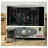 Dyna-Glo Indoor Kerosene Radiant Heater, 10,000 BTU, 500 Sq. Ft. Heating Capacity, Model# RMC-55R7 #52621 Msrp $169.99