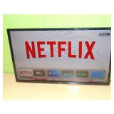 SAMSUNG 32" Class HD (720P) Smart LED TV UN32M4500