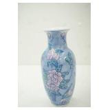 Vintage Chinese Porcelain Vase 8" tall