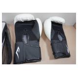 Everlast Spark Boxing Gloves - 16oz