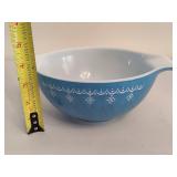 Set of 4 Pyrex Blue & White Snowflake Garland Nesting Cinderella Mixing Bowls