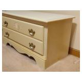 White/Cream Vintage Bedroom Wood Storage Chest