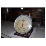 Vintage Crest Food Scale