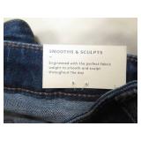 Women Mid Rise Curvy Skinny, Short Jeans, Size 6/28s