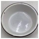 Vintage White Enamel Wash Basin – Graniteware with Black Rim Trim