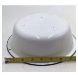 Vintage White Enamel Wash Basin – Graniteware with Black Rim Trim