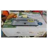Nestro 18qt Roaster Oven in Box