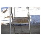 Stepladder - 4-Step Metal Ladder With Curved Top Handle