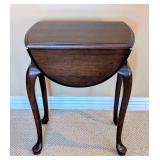 LR - Vintage Ethan Allen Side Table - Oval Top, Dark Wood, Cabriole Legs