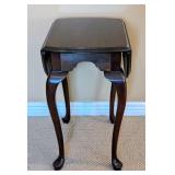 LR - Vintage Ethan Allen Side Table - Oval Top, Dark Wood, Cabriole Legs