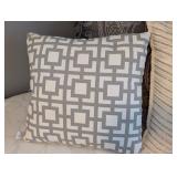 B2 - Throw Pillows (Lot of 8)