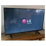 LR - LG 40LH5000-UA 40in TV - Remote Included