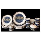 SR - Oneida Holiday Harbor Set - 6 Dinner Plates, 6 Salad Plates, 2 Bowls, 4 Mugs, Sugar Bowl & Creamer