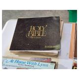 Lot of Vinyl Records Including Lynn Anderson, Ray Price, Kenny Rogers, and More