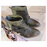 Pleaser, Thalia Sodi, and Shoedazzle Women