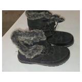 Fur-Lined Black Winter Boots with Lace-Up Design Size 10